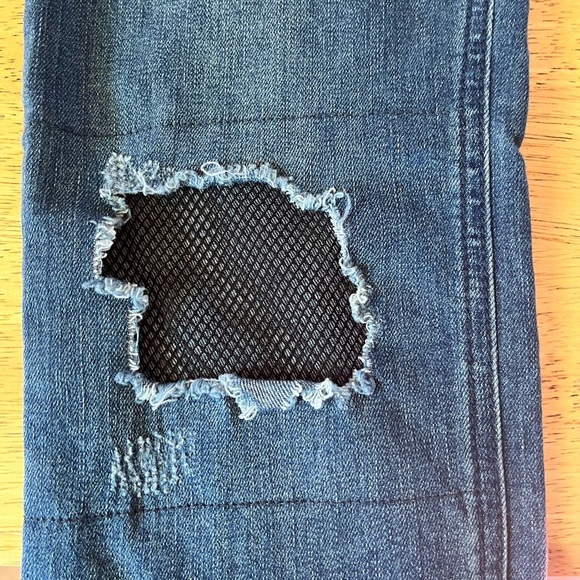 Free People Fishnet Skinny Jean in Tupelo Blue Size 26 With Button Fly - Picture 5 of 12
